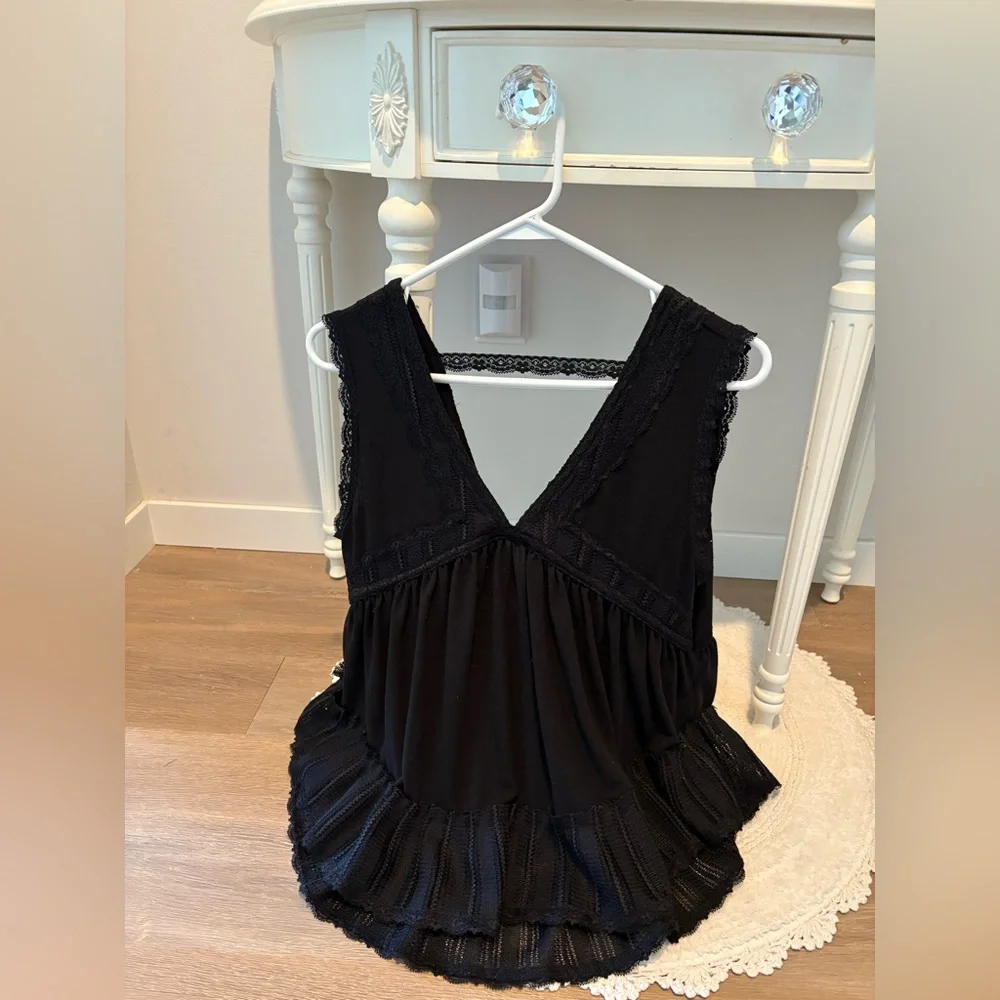 🌺 POL Ruffle Trim Top/Cami - Picture 1 of 3